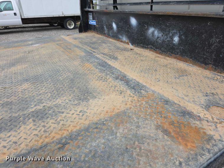 image for item FI0973 2015 Ford F550 Super Duty Crew Cab flatbed truck