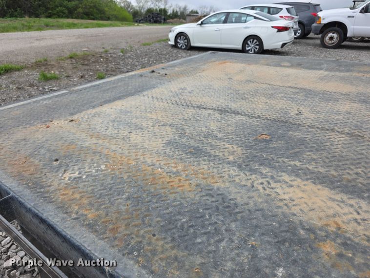 image for item FI0973 2015 Ford F550 Super Duty Crew Cab flatbed truck