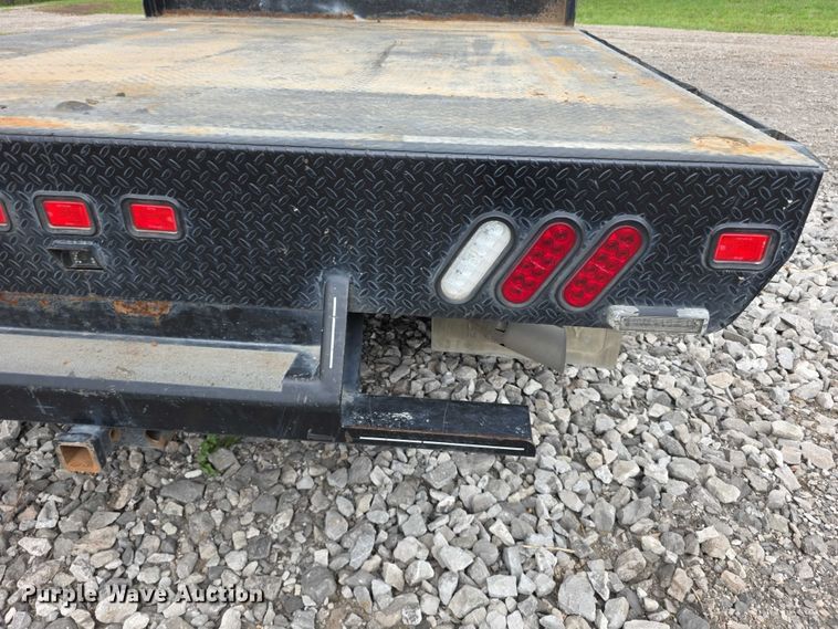 image for item FI0973 2015 Ford F550 Super Duty Crew Cab flatbed truck