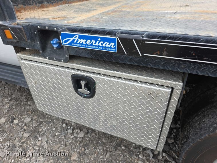 image for item FI0973 2015 Ford F550 Super Duty Crew Cab flatbed truck