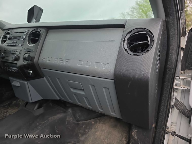 image for item FI0973 2015 Ford F550 Super Duty Crew Cab flatbed truck