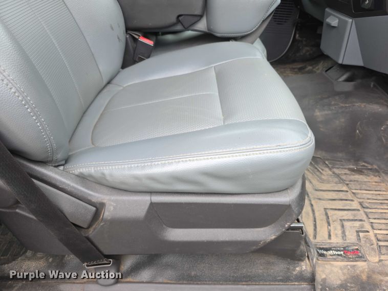 image for item FI0973 2015 Ford F550 Super Duty Crew Cab flatbed truck