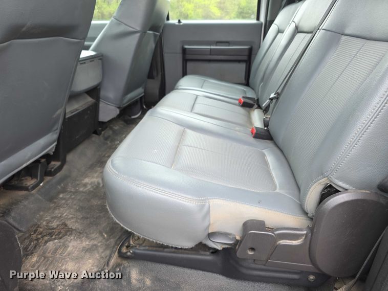 image for item FI0973 2015 Ford F550 Super Duty Crew Cab flatbed truck