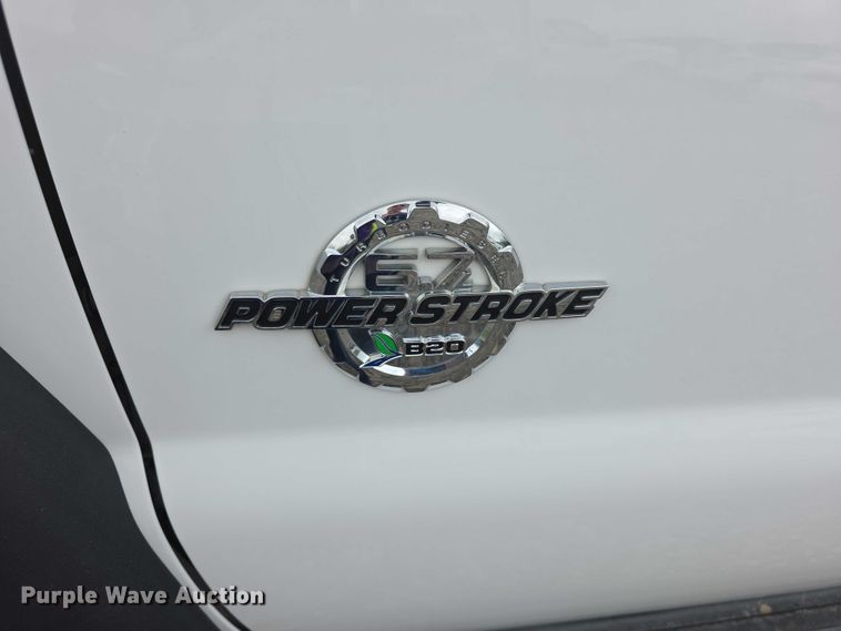 image for item FI0973 2015 Ford F550 Super Duty Crew Cab flatbed truck