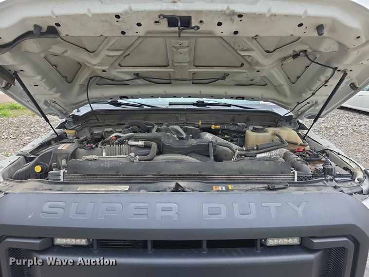 image for item FI0973 2015 Ford F550 Super Duty Crew Cab flatbed truck