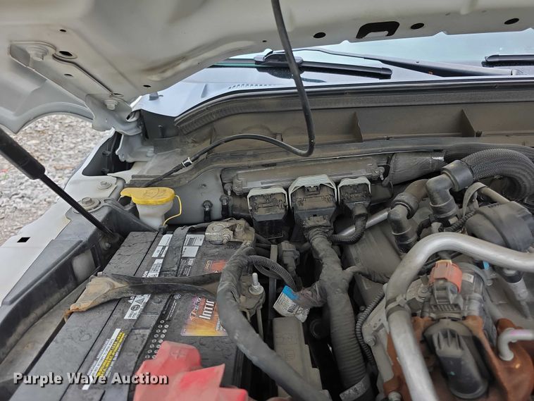 image for item FI0973 2015 Ford F550 Super Duty Crew Cab flatbed truck