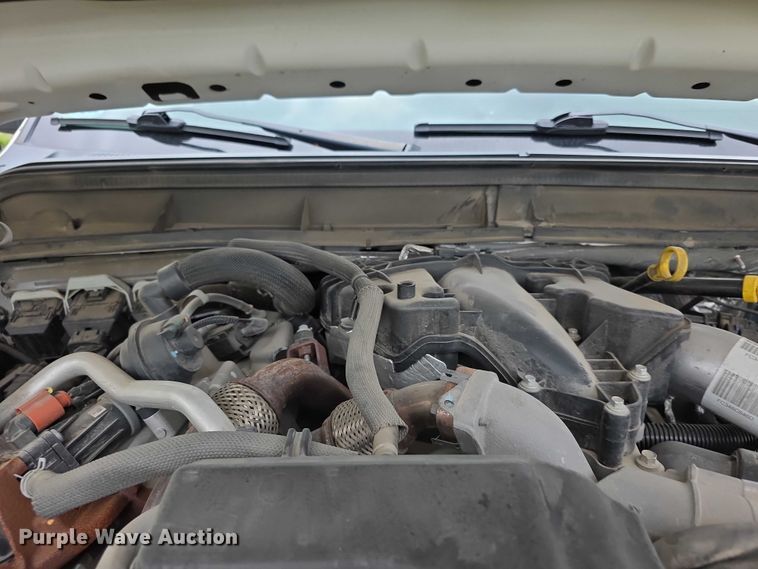 image for item FI0973 2015 Ford F550 Super Duty Crew Cab flatbed truck