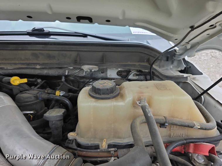 image for item FI0973 2015 Ford F550 Super Duty Crew Cab flatbed truck