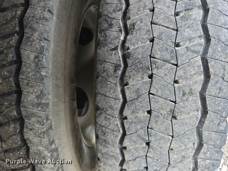 image for item FI0973 2015 Ford F550 Super Duty Crew Cab flatbed truck