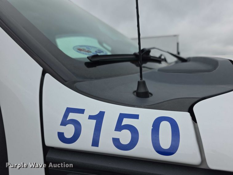 image for item FI0973 2015 Ford F550 Super Duty Crew Cab flatbed truck