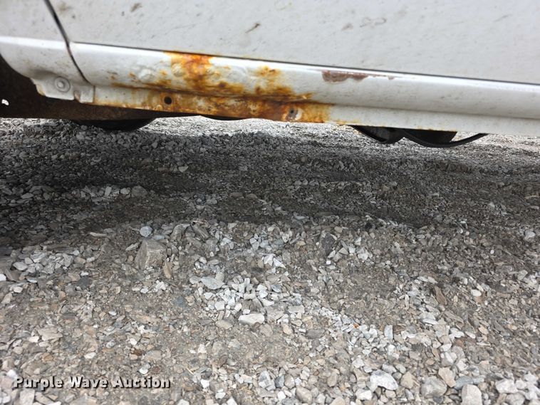 image for item FI0975 2011 Ford E450 Super Duty delivery van