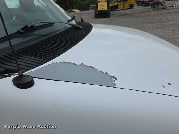 image for item FI0975 2011 Ford E450 Super Duty delivery van