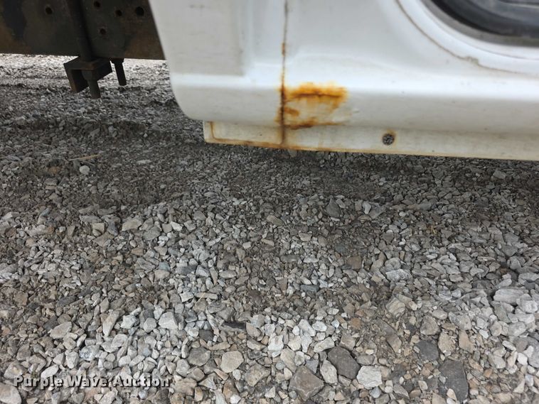 image for item FI0975 2011 Ford E450 Super Duty delivery van