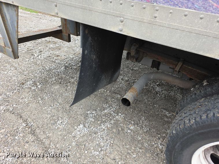 image for item FI0975 2011 Ford E450 Super Duty delivery van