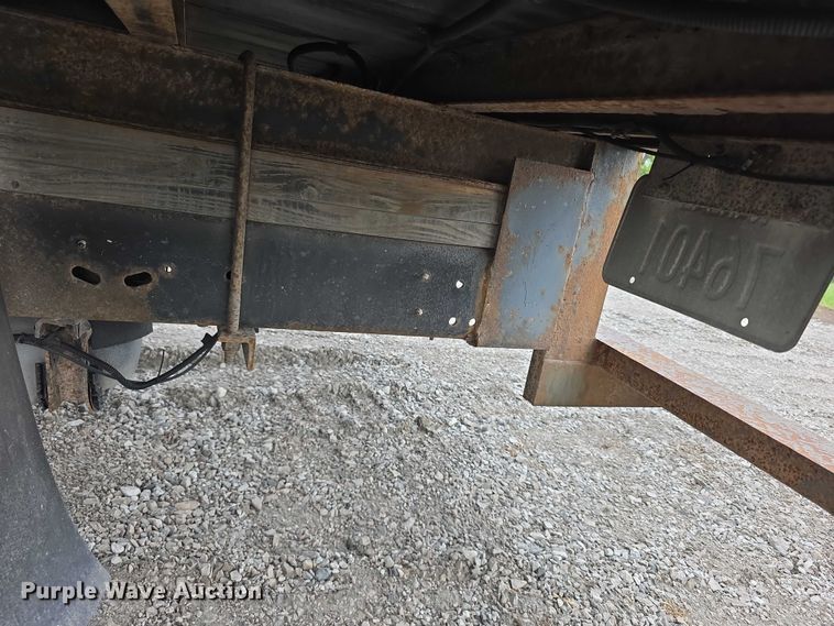 image for item FI0975 2011 Ford E450 Super Duty delivery van