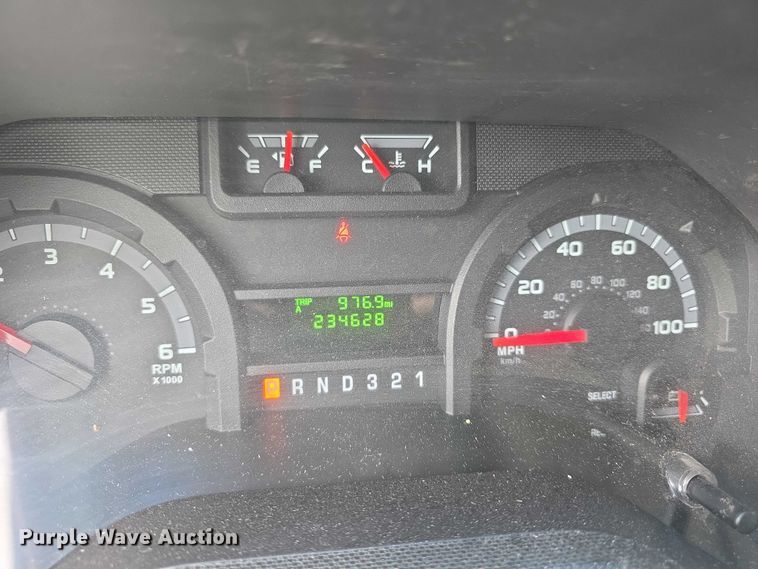 image for item FI0975 2011 Ford E450 Super Duty delivery van