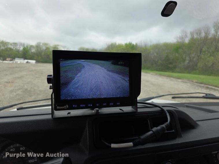 image for item FI0975 2011 Ford E450 Super Duty delivery van