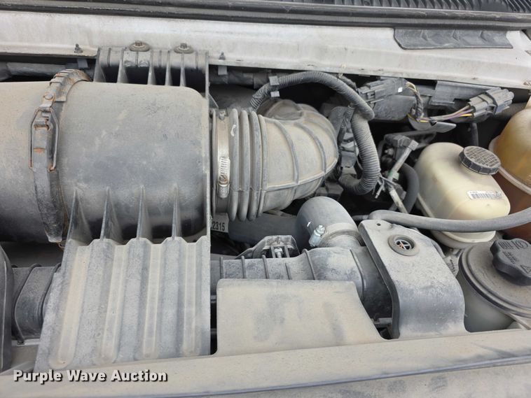 image for item FI0975 2011 Ford E450 Super Duty delivery van