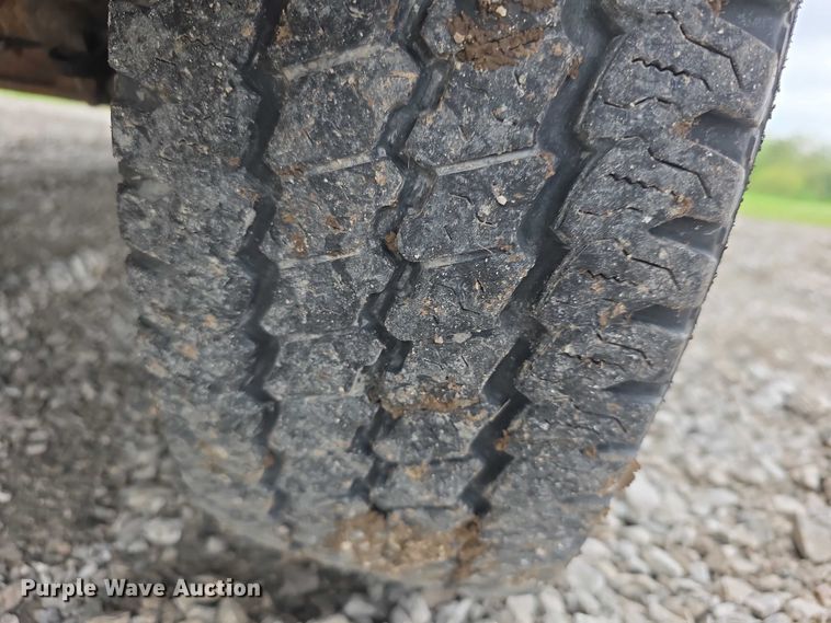 image for item FI0975 2011 Ford E450 Super Duty delivery van