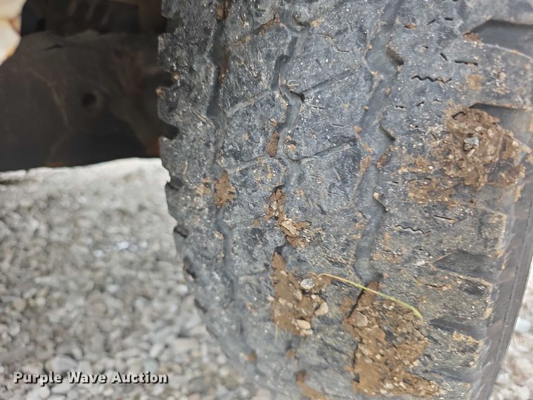 image for item FI0975 2011 Ford E450 Super Duty delivery van