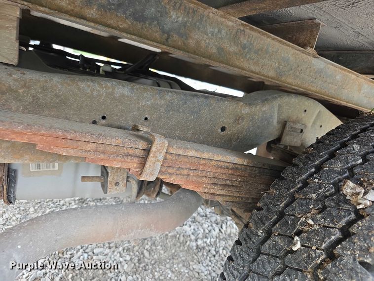 image for item FI0975 2011 Ford E450 Super Duty delivery van