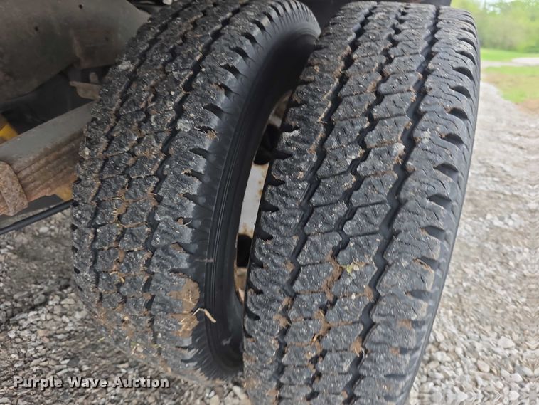 image for item FI0975 2011 Ford E450 Super Duty delivery van