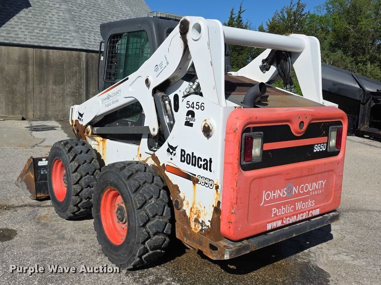 image for item FI0976 2016 Bobcat S650 skid steer loader