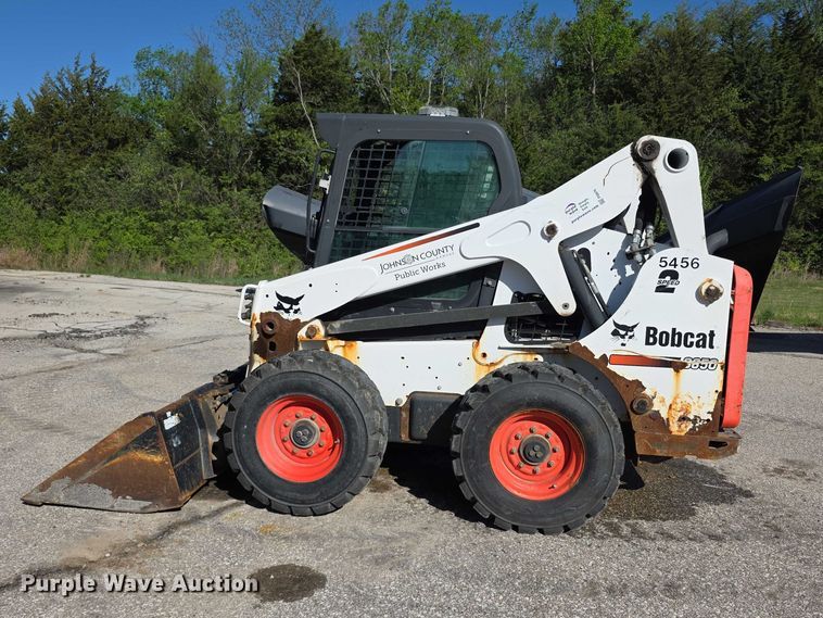 image for item FI0976 2016 Bobcat S650 skid steer loader