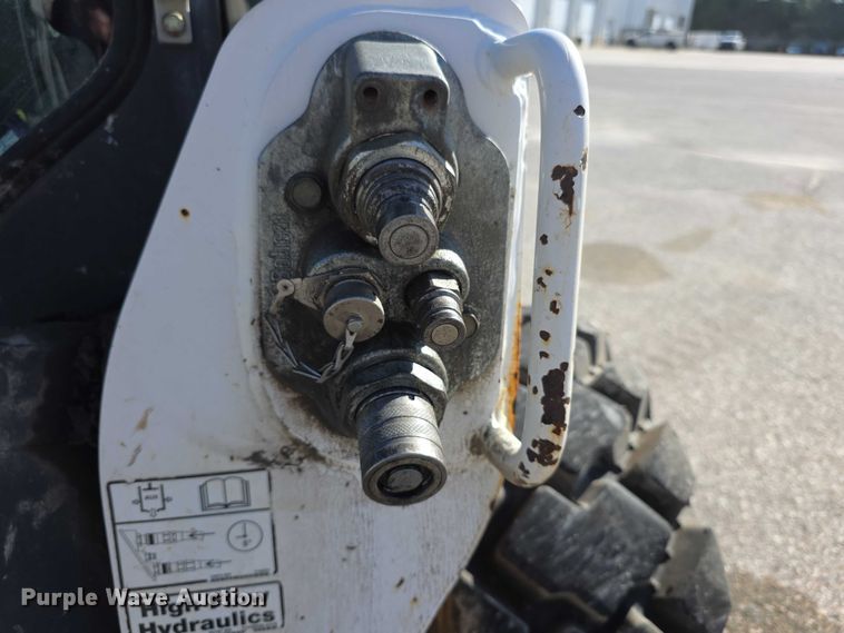 image for item FI0976 2016 Bobcat S650 skid steer loader