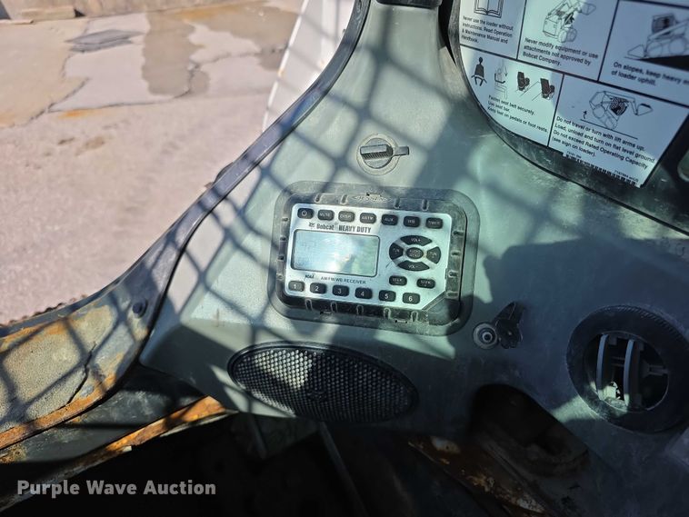 image for item FI0976 2016 Bobcat S650 skid steer loader