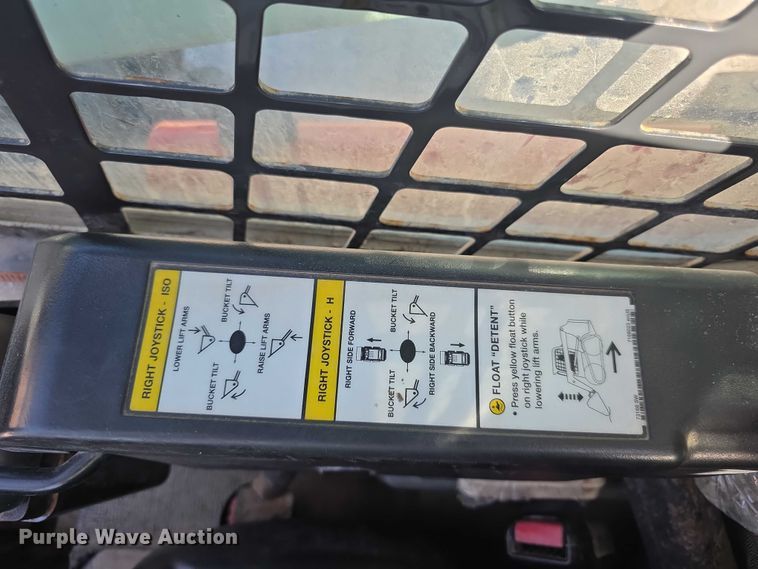 image for item FI0976 2016 Bobcat S650 skid steer loader