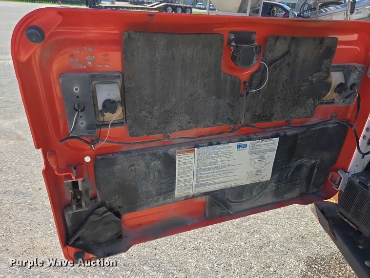 image for item FI0976 2016 Bobcat S650 skid steer loader