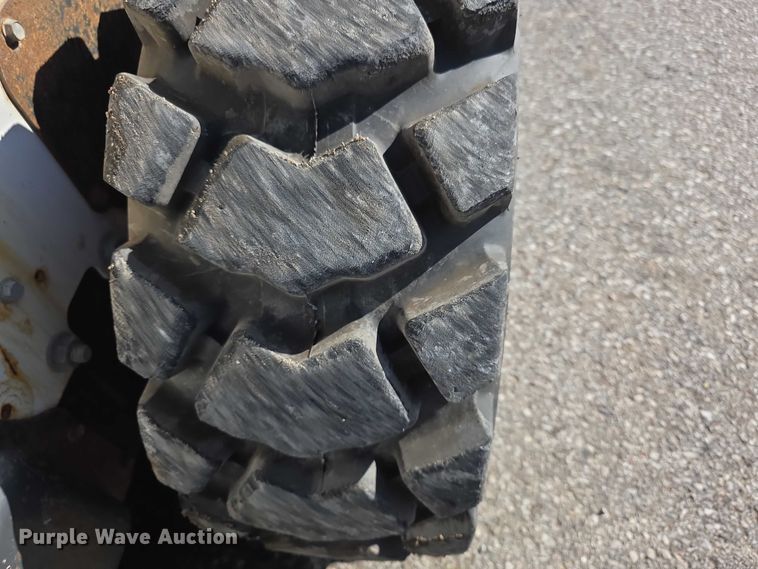 image for item FI0976 2016 Bobcat S650 skid steer loader