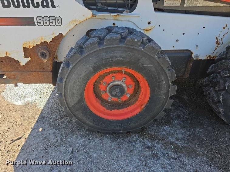 image for item FI0976 2016 Bobcat S650 skid steer loader