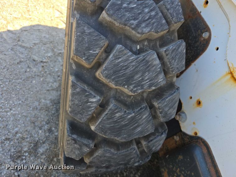 image for item FI0976 2016 Bobcat S650 skid steer loader