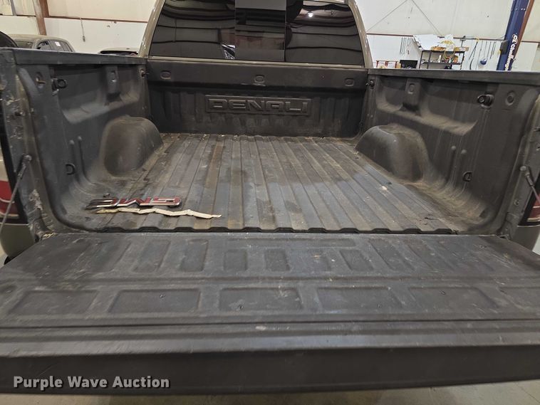 image for item FI0977 2018 GMC   Sierra 1500 Denali Crew Cab pickup truck