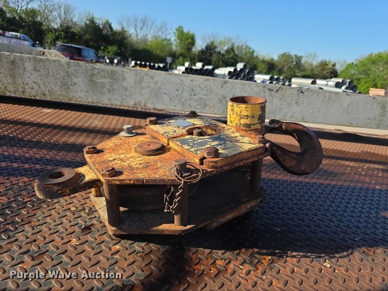 image for item FI0979 2001 International 2554 crane truck