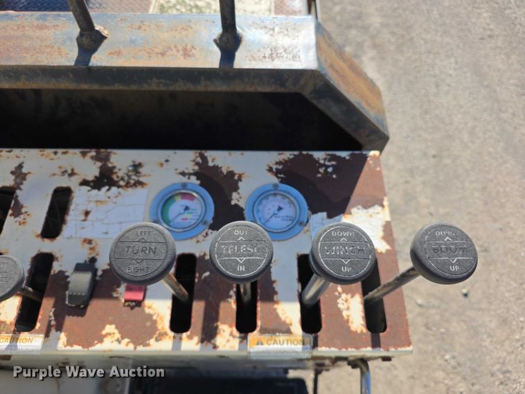 image for item FI0979 2001 International 2554 crane truck