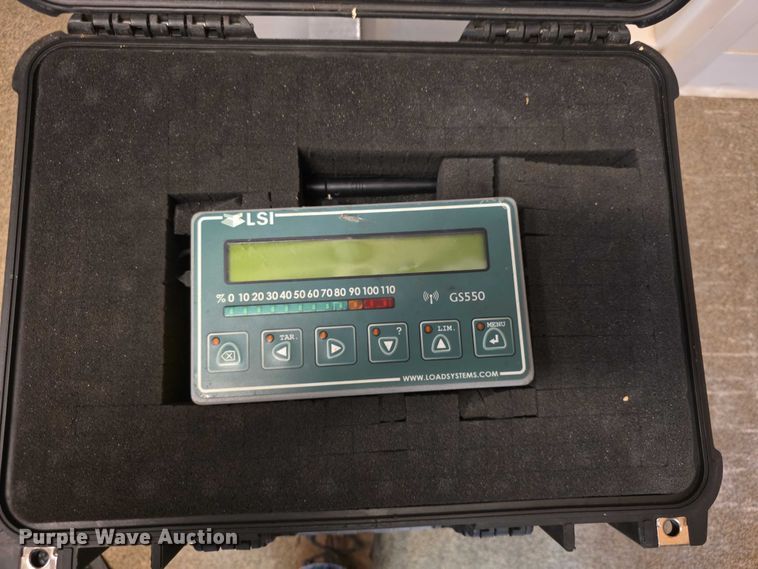 image for item FI0979 2001 International 2554 crane truck