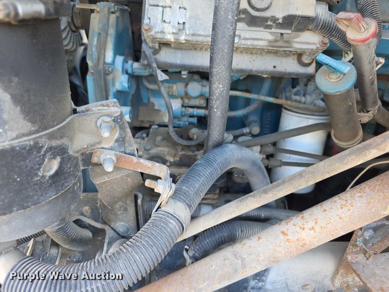 image for item FI0979 2001 International 2554 crane truck