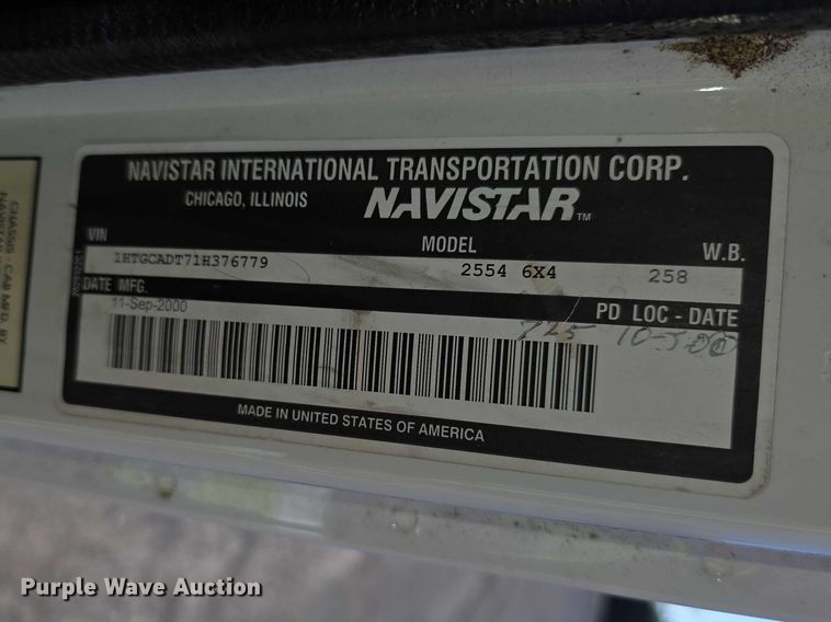 image for item FI0979 2001 International 2554 crane truck