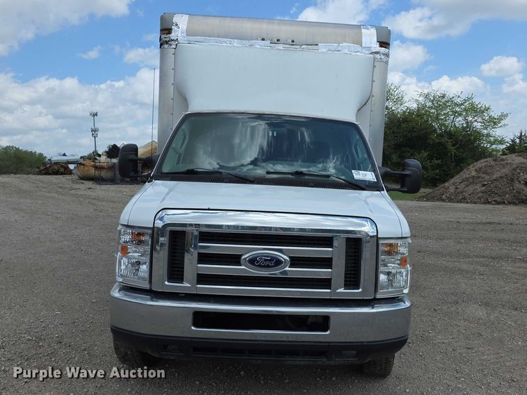 image for item FI0980 2016 Ford E350 Super Duty delivery van