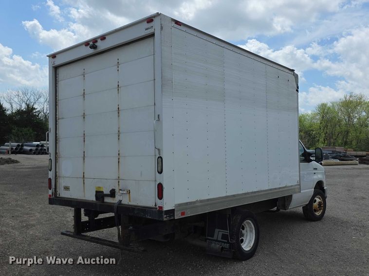 image for item FI0980 2016 Ford E350 Super Duty delivery van