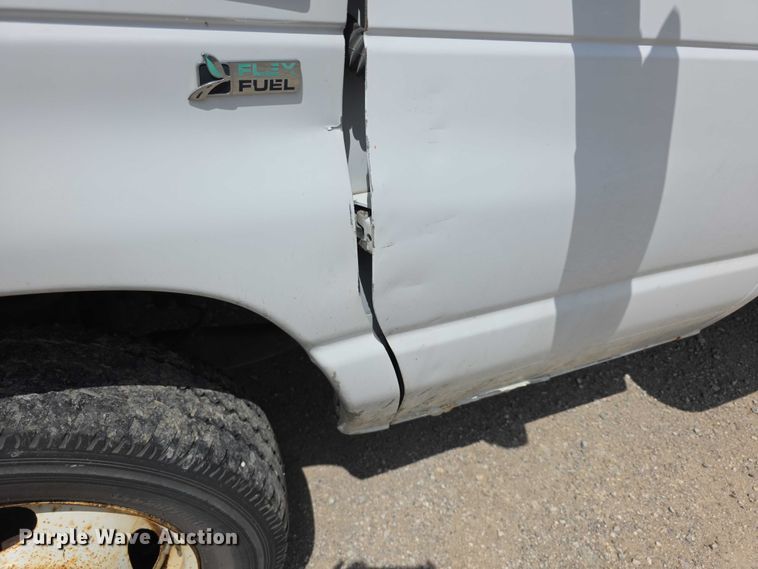 image for item FI0980 2016 Ford E350 Super Duty delivery van