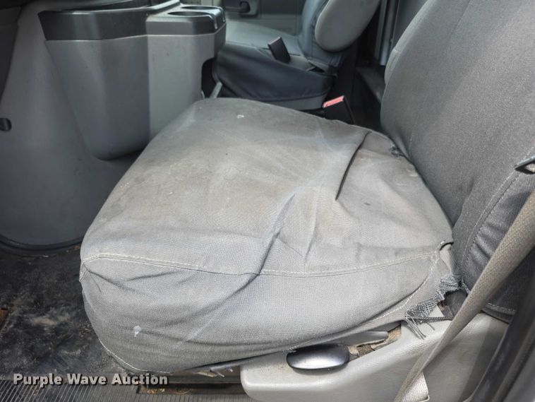 image for item FI0980 2016 Ford E350 Super Duty delivery van