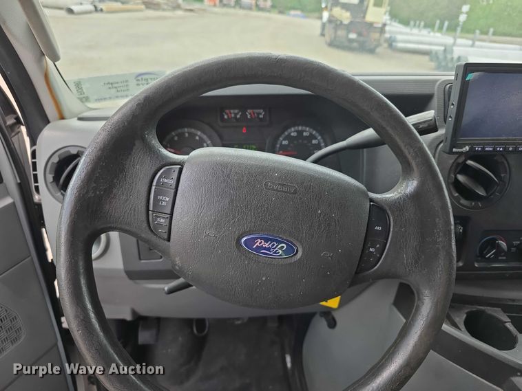 image for item FI0980 2016 Ford E350 Super Duty delivery van