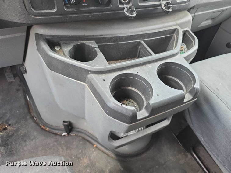 image for item FI0980 2016 Ford E350 Super Duty delivery van