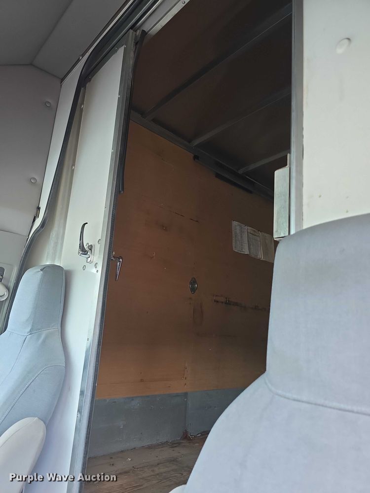 image for item FI0980 2016 Ford E350 Super Duty delivery van