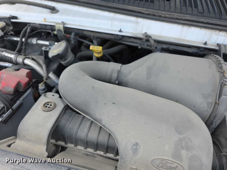image for item FI0980 2016 Ford E350 Super Duty delivery van