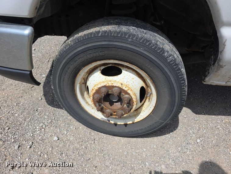 image for item FI0980 2016 Ford E350 Super Duty delivery van